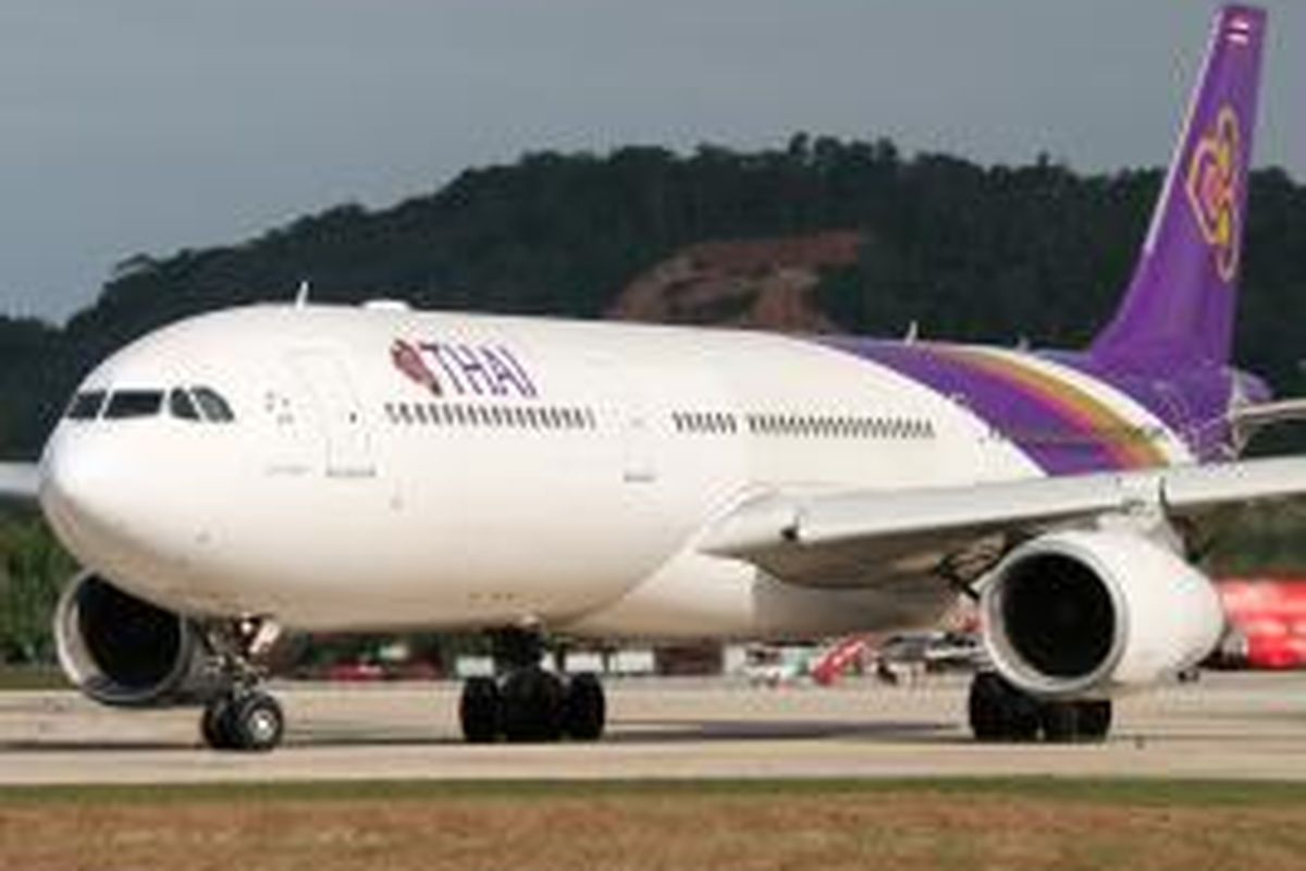 Pesawat jenis A 330-300 Thai Airways seperti ini yang tergelincir di Bandara Suvarnabhumi, Bangkok pada Senin (9/9/2013) dini hari dari Guangzhou, China.