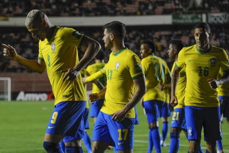 Richarlison merayakan golnya dalam pertandingan Bolivia vs Brasil pada kualifikasi Piala Dunia 2022 di Stadion Hernando Siles, Rabu (30/3/2022) pagi WIB. 