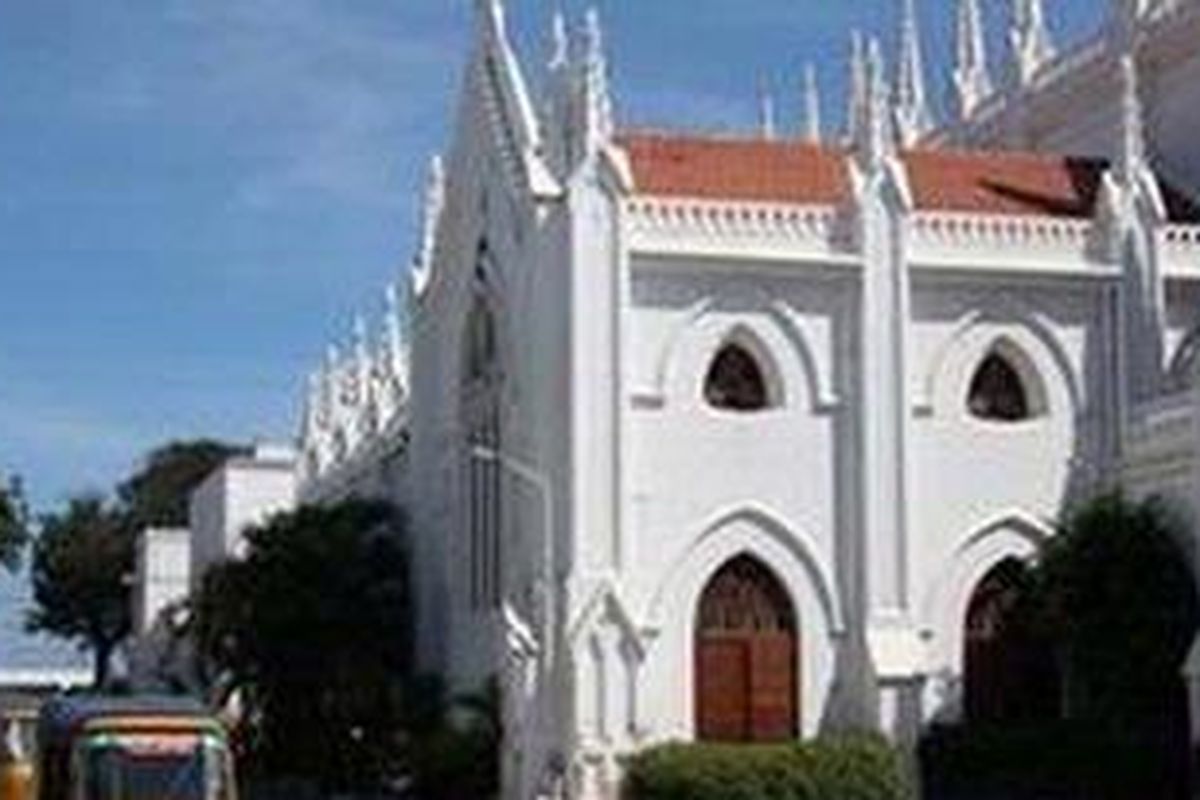Basilika Santo Thomas adalah sebuah tempat suci untuk sebuah perziarahan. Tepat di bawah altar gereja itu, terdapat makam Santo Thomas, salah satu dari 12 murid Yesus. 