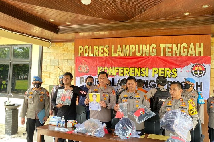 Konferensi pers kasus polisi tembak polisi di Lampung Tengah, Senin (5/9/2022).