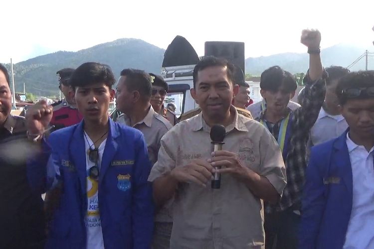 Demo di Jalan Trans Sulawesi, PMII Palopo Desak Program MBG Dihentikan