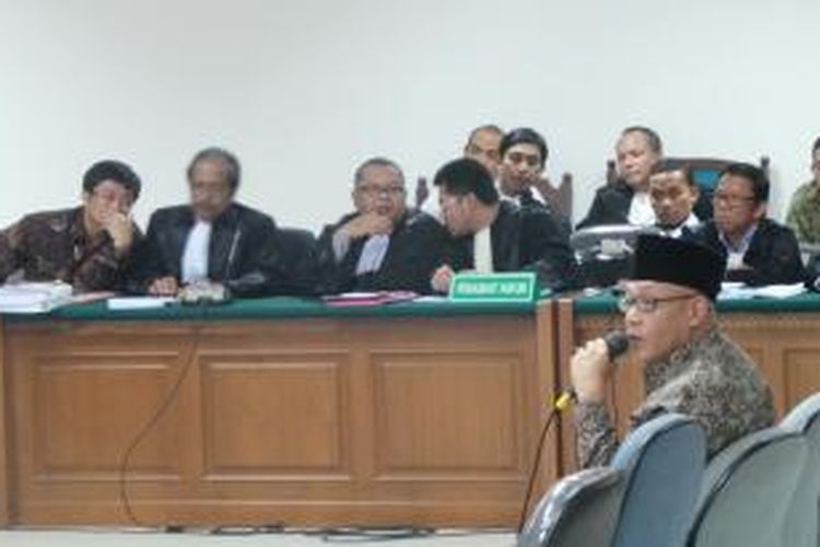 Anggota Komisi VII Dewan Perwakilan Rakyat Tri Yulianto saat bersaksi di Pengadilan Tipikor