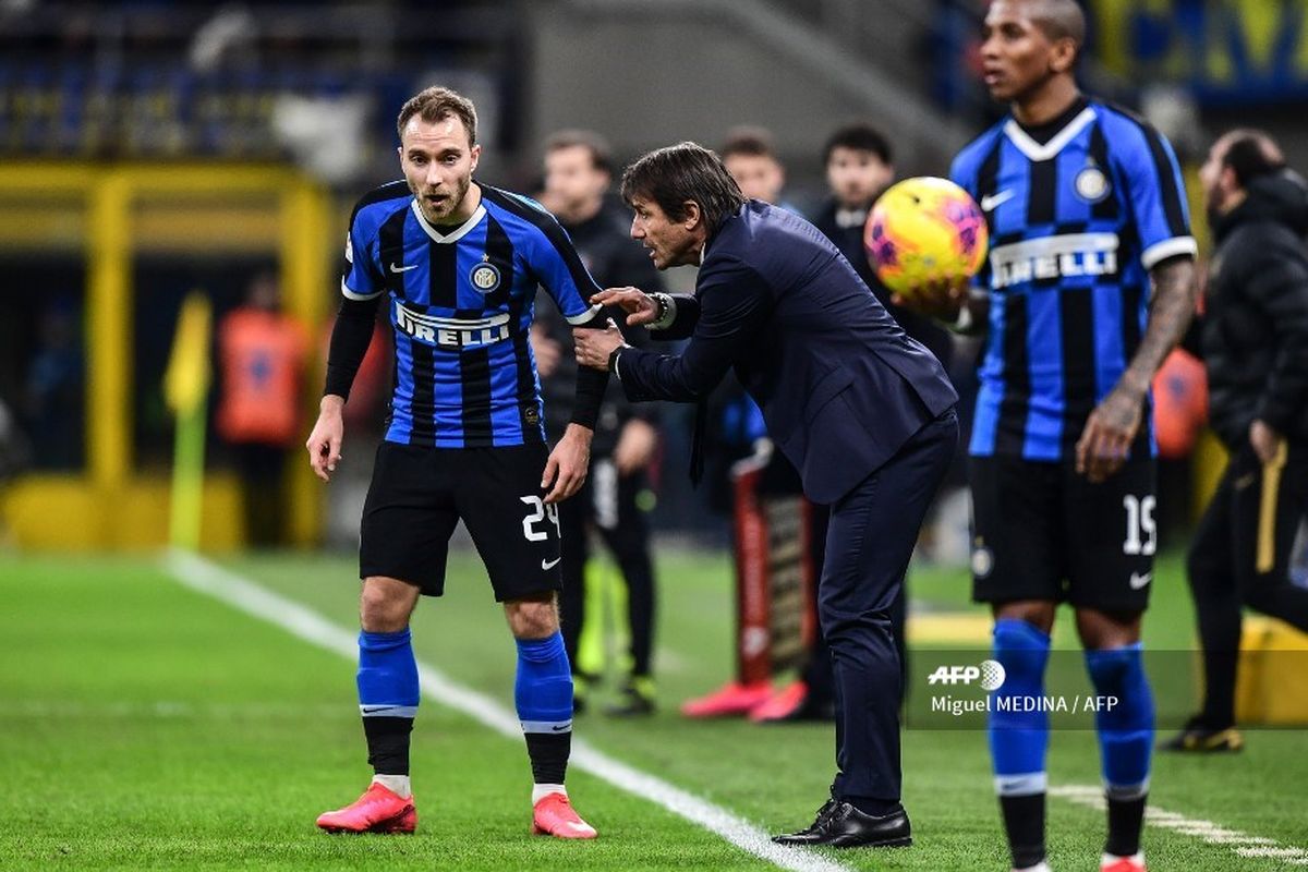 Gelandang Inter Milan, Christian Eriksen, memberikan instruksi kepada Christian Eriksen pada laga Coppa Italia kontra Fiorentina di Stadion Giuseppe Meazze, Milan, Kamis (30/1/2020) dini hari WIB.