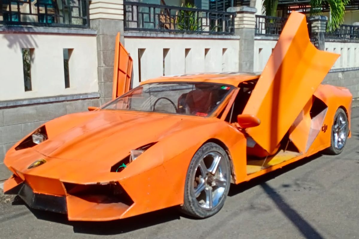 Lamborghini replika buatan petani di Aceh