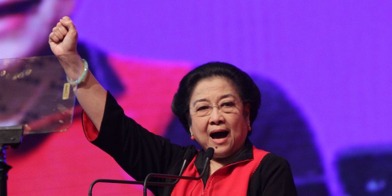 Ketua Umum PDI Perjuangan Megawati Soekarnoputri menyampaikan pidato penutupan Rakernas I PDI Perjuangan di Jakarta, Selasa (12/1/2016). PDI Perjuangan secara tegas akan terus berjuang untuk memastikan, mengawal, mengarahkan dan mengamankan kebijakan-kebijakan politik Pemerintah secara nasional agar tetap berpijak dalam nilai-nilai Pancasila. TRIBUNNEWS/HERUDIN