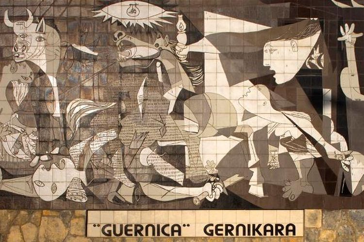 Mural Guernica yang dibuat berdasarkan lukisan berjudul sama karya Pablo Picasso.