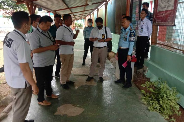 Anggota Ditkrimum Polda Lampung menyambangi LPKA Masgar di Kabupaten Pesawaran, Rabu (13/7/2022) siang.