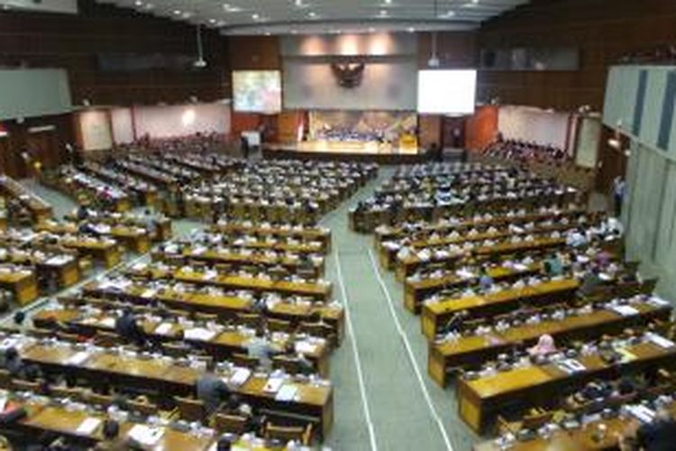 Suasana rapat paripurna DPR, Kamis (19/12/2013), di Gedung Parlemen, Jakarta.