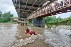 Terjun dari Atas Jembatan Merah Banyumas, Lansia Hilang di Sungai Serayu