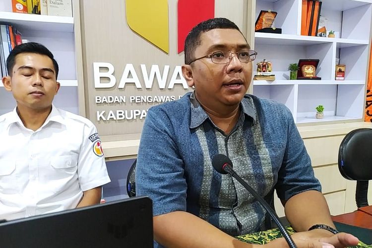 Ketua Bawaslu Kabupaten Bangkalan, Ahmad Mustain sudah memutus bersalah kepada ASN yang terlibat dalam deklarasi Capres Prabowo-Gibran di Bangkalan.