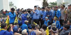 Di Demo Mahasiswa, Gubernur Wahidin Temui Pendemo dan Jelaskan Program Pemprov Banten