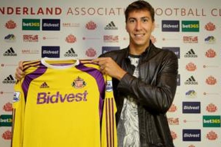 Kiper baru Sunderland, Costel Pantilimon.