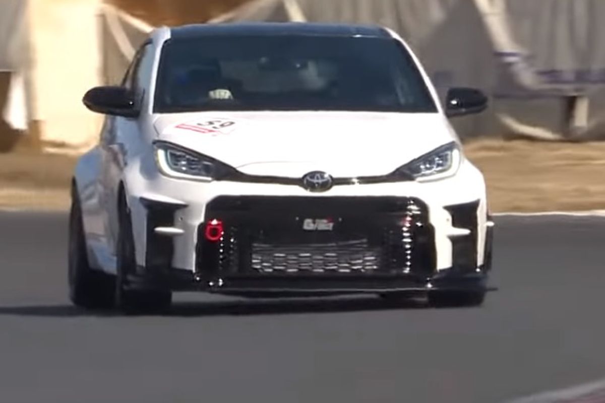 Toyota GR Yaris kalahkan catatan waktu Nissan GT-R Nismo di Sirkuit Tsukuba, Jepang