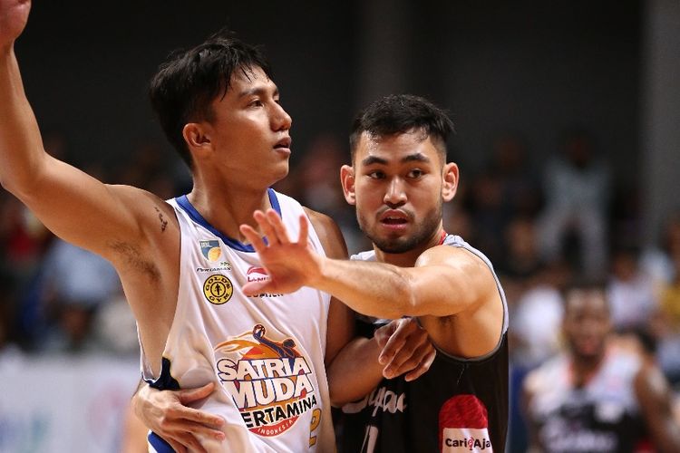 Pertandingan final pertama IBL Pertamax 2018-2019 antara Satria Muda Pertamina Jakarta dan Stapac Jakarta, di Britama Arena, Jakarta, Kamis (21/3/2019).