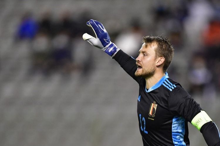 Kiper asal Belgia Simon Mignolet saat beraksi pada laga persahabatan kontra Pantai Gading di Stadion King Baudouin, Brussels, Belgia, pada 8 Oktober 2020.