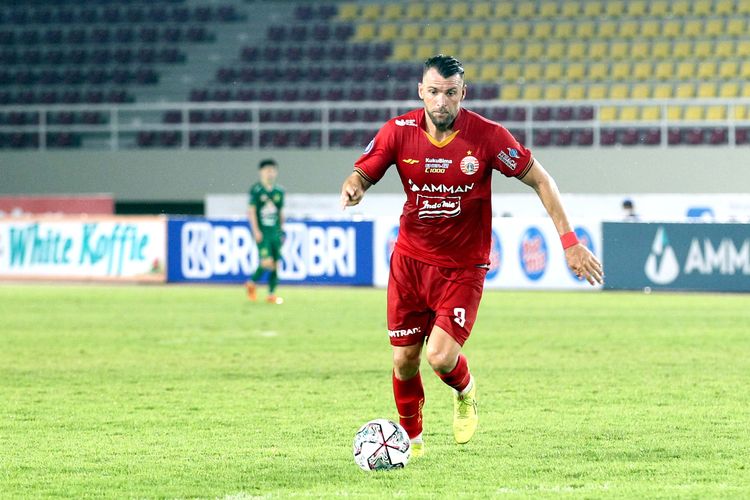 Persija Jakarta Marko Simic saat pertandingan pekan kesembilan Liga 1 2021-2022 yang berakhir dengan skor 0-1 di Stadion Manahan, Solo, Selasa (26/10/2021) malam.