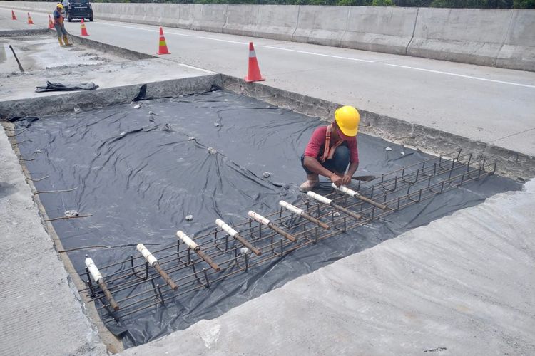 Perbaikan di jalan tol,