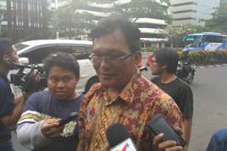 Dahlan, Hakim di Pengadilan Negeri Jakarta Utara yang menyidangkan kasus asusila pedangdut Saipul Jamil, usai diperiksa KPK, Jumat (22/7/2016).