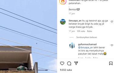 Tangkapan layar unggahan video yang memperlihatkan prajurit TNI bersiaga membawa sniper di rumah warga ketika mengamankan kunjungan Presiden Joko Widodo (Jokowi).