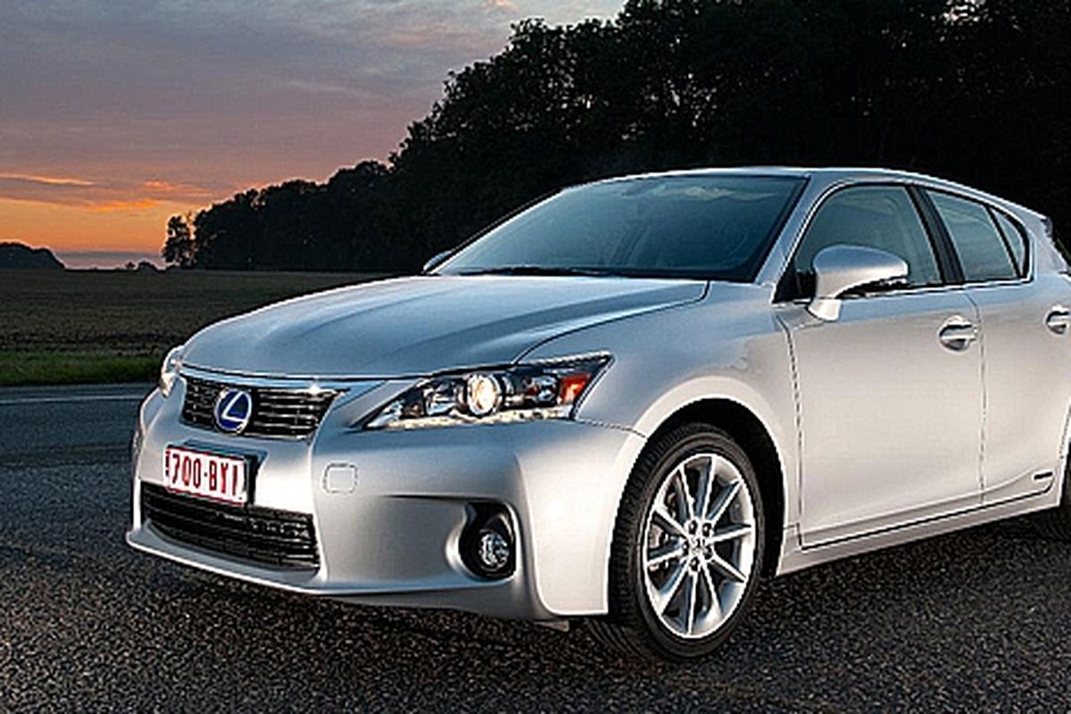 Lexus CT200h