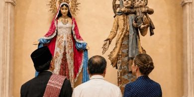 Dua Patung Bunda Maria Bernuansa Nusantara yang Memikat Putri Mahkota Swedia