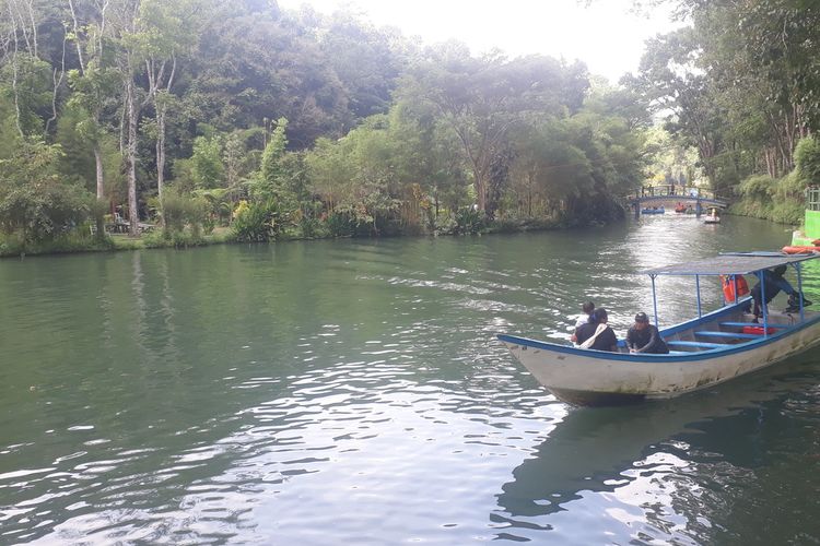 Suasana Wisata Boonpring, Desa Sanankerto, Kecamatan Turen, Kabupaten Malang, Jawa Timur.