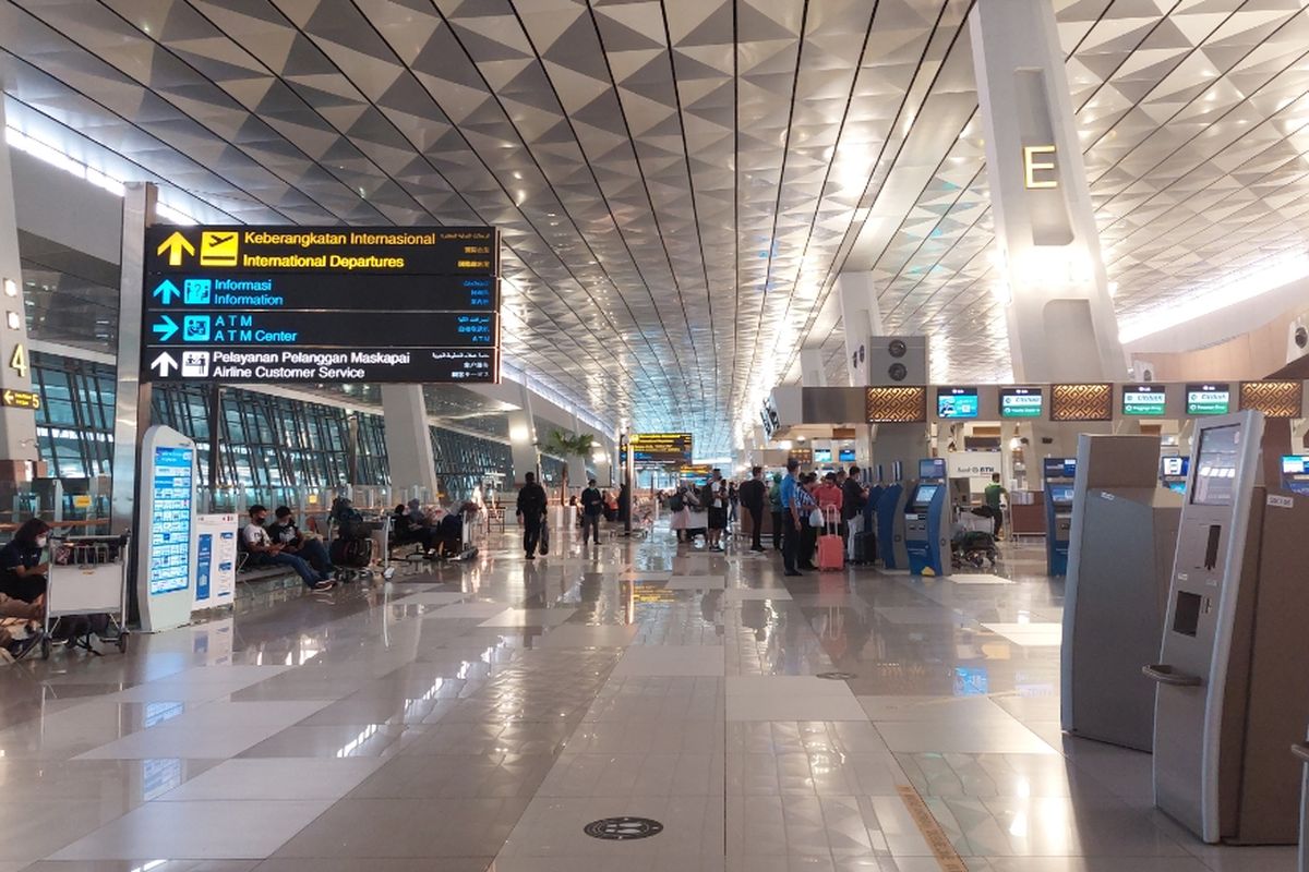 Suasana di Terminal 3 Bandara Soekarno-Hatta, Kota Tangerang, 