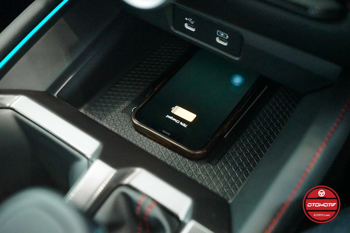 Wireless Charging All-New Honda Accord e:HEV