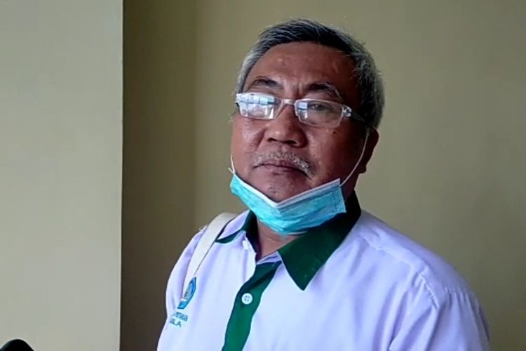 Dekan FP Unila Irwan Sukri Banua usai pemeriksaan oleh penyidik KPK di Mapolresta Bandar Lampung, Rabu (28/9/2022).