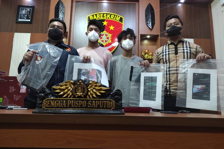 Polisi berhasil mengamankan dua orang pelaku penyebar video mesum pelajar yang viral di Balikpapan