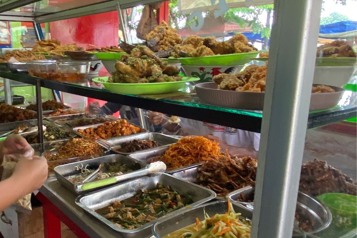 Warteg Bu Siti: Rp 10.000 Enggak Bisa Dapat Nasi dan Ayam