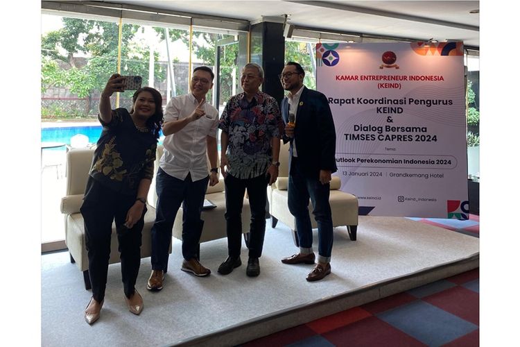 Co-captain Timnas Anies-Muhaimin, Leontinus Alpha Edison, saat menjadi narasumber Diskusi Publik Indonesia Economy Outlook-Mengenal Visi dan Misi Calon Presiden dalam Bidang Ekonomi yang diselenggarakan oleh Kamar Entrepreneur Indonesia (KEIND), Sabtu (13/1/2024).