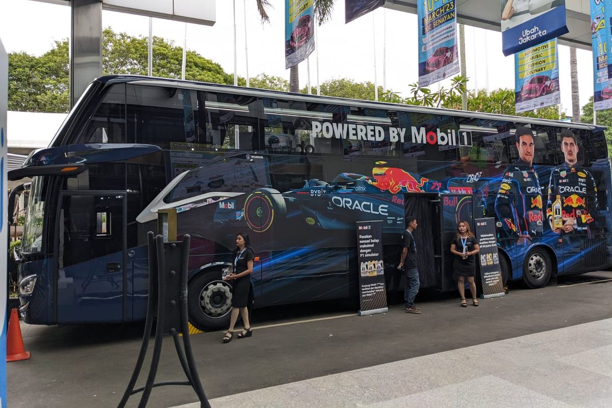 Bus Mobil1 di JAW 2023