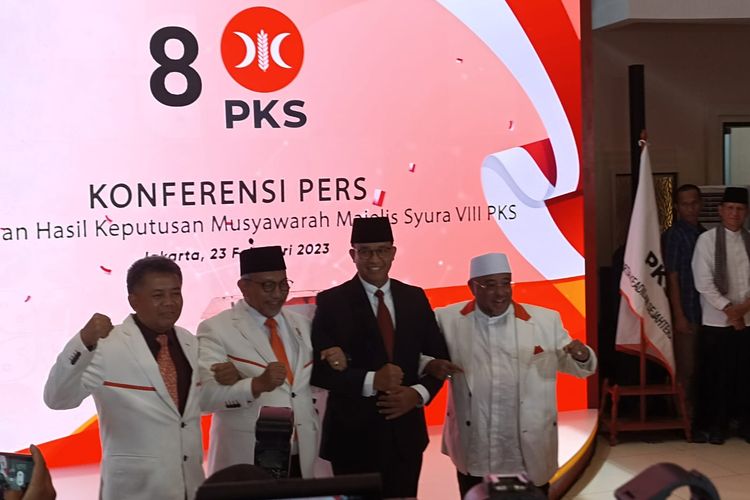Mantan Gubernur DKI Jakarta Anies Baswedan usai dideklarasikan oleh Presiden PKS Ahmad Syaikhu menjadi bakal Capres 2024 di kantor DPP PKS, Jalan TB Simatupang, Jakarta Selatan, Kamis (23/2/2023). 
