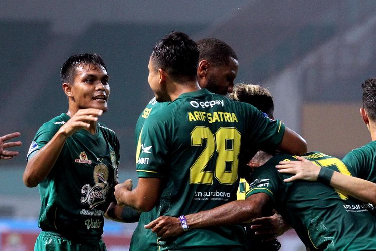 Kapten Persebaya Surabaya Rachmat Irianto saat pertandingan pekan ke 2 Liga 1 2021-2022 melawan Persikabo 1973 yang berakhir dengan skor 3-1 di Stadion Wibawa Mukti Cikarang, Sabtu (11/9/2021) malam.