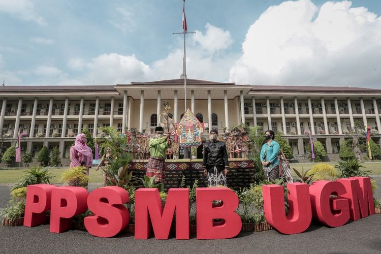 The 2020 UGM Success Learning and Training of New Students (PPSMB) is ceremoniously open on Monday, September 7, 2020. (Photo of UGM Public Relations Documentation)