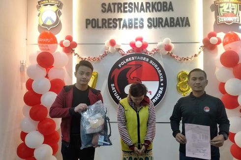Wanita di Surabaya Ditangkap Saat Antar Paket Sabu Dalam Bungkus Biskuit