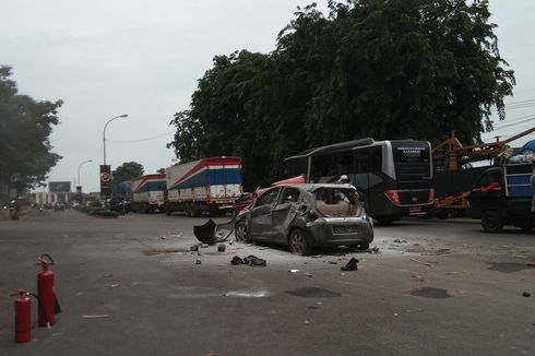 Kerusuhan Ormas di Karawang Berakhir, Mobil yang Rusak Dipindahkan