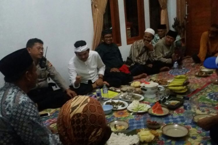 Warga Nelayan asal Pejampangan, Sukabumi, bertemu Bupati Purwakarta Dedi Mulyadi dua pekan lalu.  