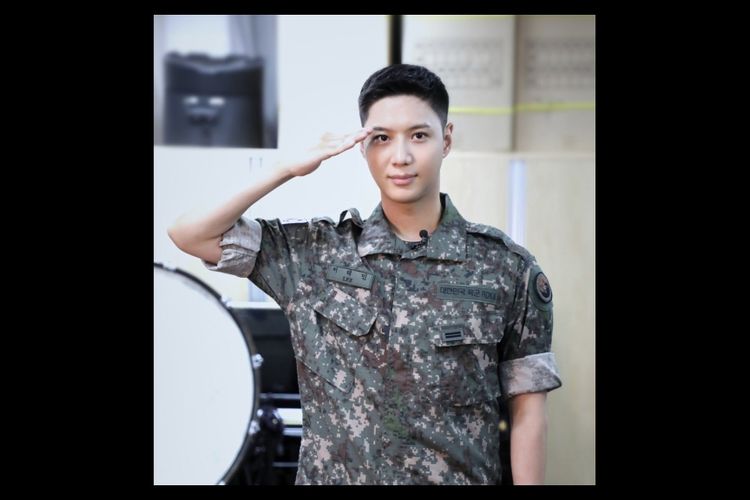 Foto Taemin SHINee selama wajib militer.