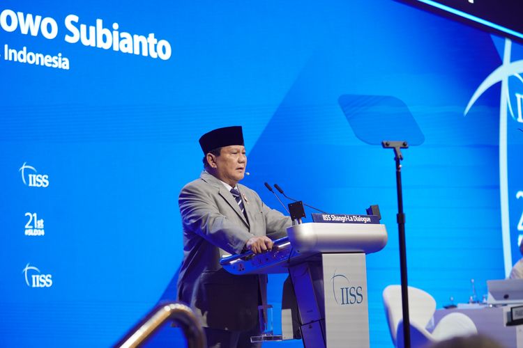 Menteri Pertahanan (Menhan) RI Prabowo Subianto saat menjadi pembicara di Shangri-la Dialogue ke-21 tahun 2024 di Singapura
