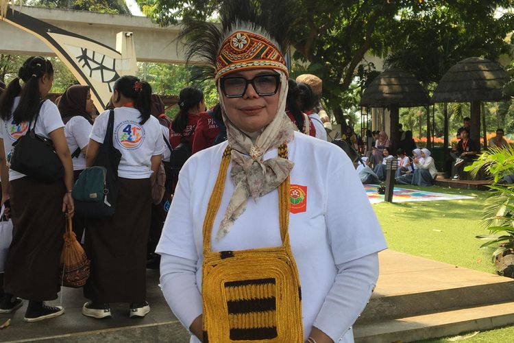 Dr. Ade Jubaedah, Ketua Umum Ikatan Bidan Indonesia (IBI), dalam acara Hari Anak Nasional 2025, di Anjungan Papua Taman Mini Indonesia Indah, Jakarta, Rabu (23/7/2025). 