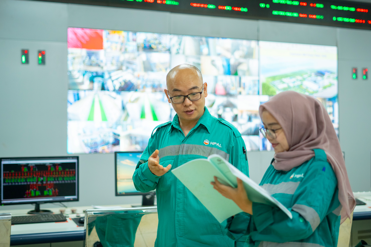 Control room PT Halmahera Jaya Feronikel (HPAL) di Pulau Obi, Kabupaten Halmahera Selatan, Provinsi Maluku Utara.