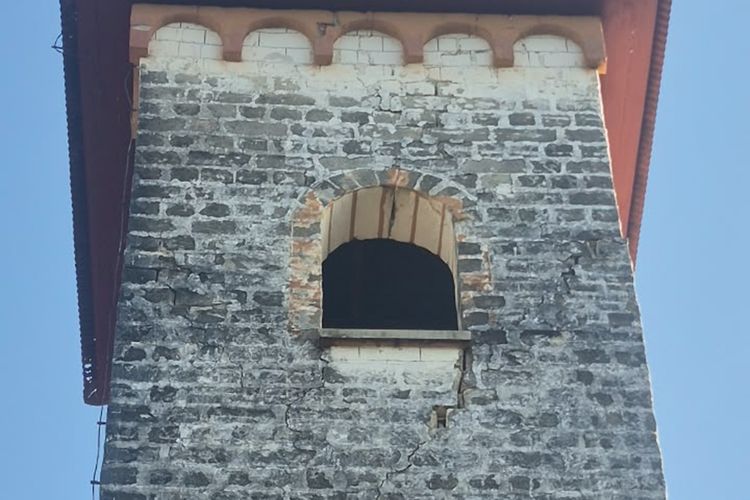 Gempa M 6,1 Sumba Barat Daya Rusak Bagian Candi Gereja Katedral Weetabula