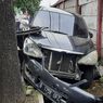 Akibat Sopir Ngantuk, Avanza Naik Trotoar hingga Jeblos ke Parit