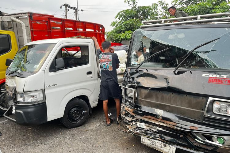Kronologi Kecelakaan Beruntun 14 Kendaraan di Tol Cipularang, Trailer Diduga Gagal Mengerem