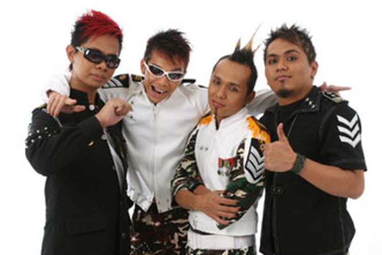 Kapten Band, grup musik pop-rock asal Bandung. 