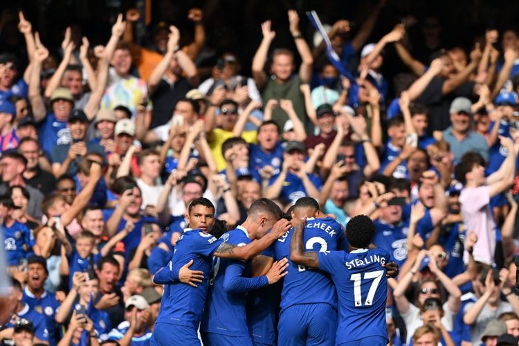 Para pemain Chelsea merayakan gol dalam pertandingan Chelsea vs Tottenham pada pekan kedua Liga Inggris 2022-2023 di Stadion Stamford Bridge, Minggu (14/8/2022). Selanjutnya, Chelsea akan melawan Leeds. Duel Leeds vs Chelsea berlangsung di Elland Road, Minggu (21/8/2022).