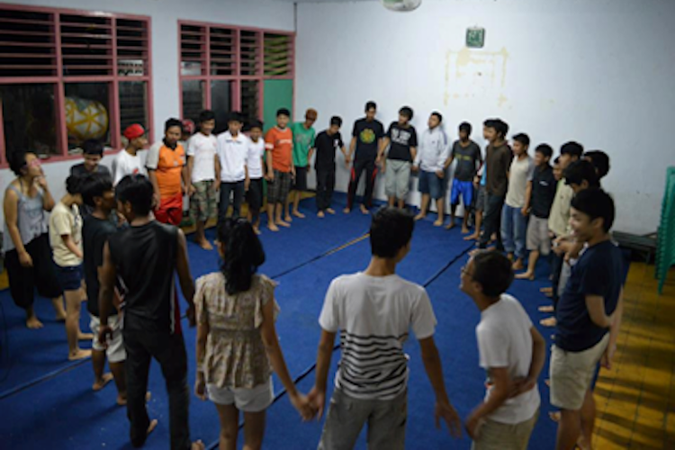 Sebuah acara pelatihan seni tari di balai pertemuan warga di kampung Tanah Tinggi Kecamatan Johar Baru  Jakarta pada 2013.