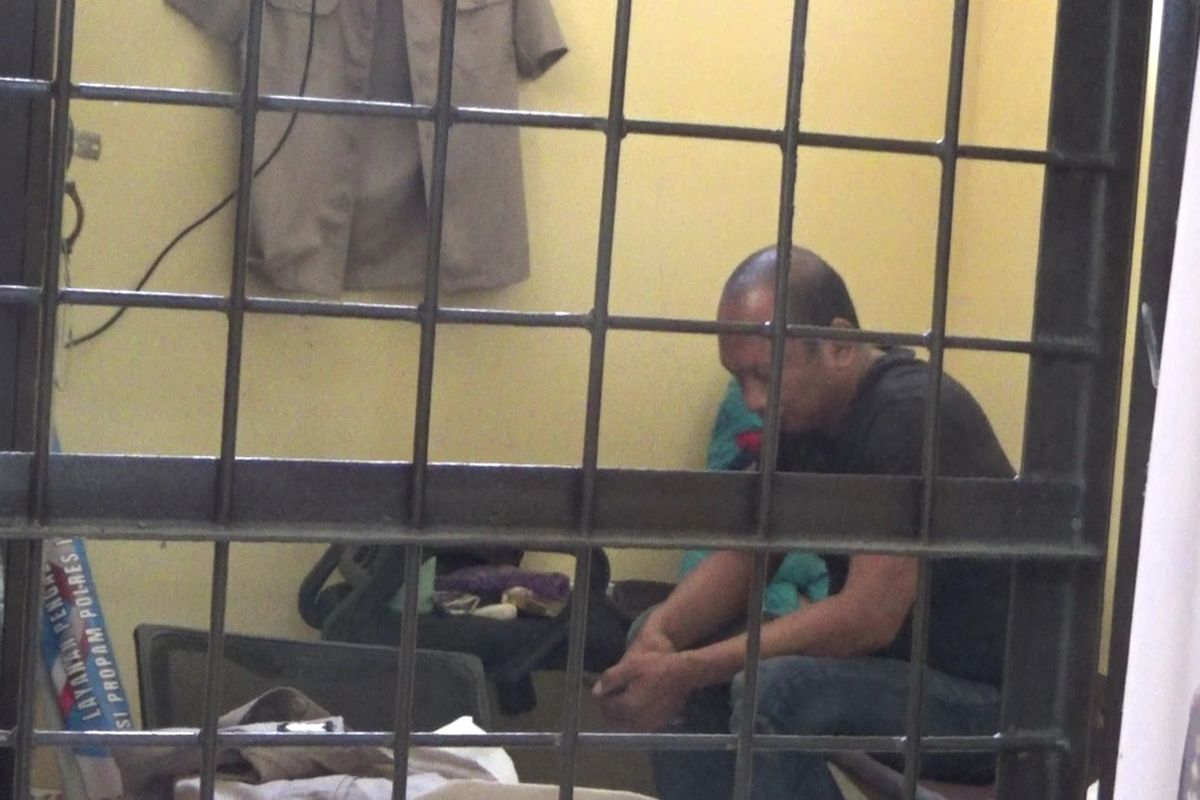 Kepolisian Resor (Polres) Luwu, Sulawesi Selatan, menahan Bripka M, oknum polisi yang diduga melakukan pelecehan terhadap tahanan perempuan di Rumah Tahanan (Rutan) Polres Luwu. Rabu (13/8/2025)